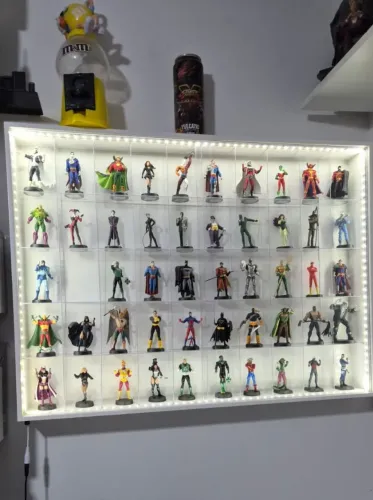 ? COLEÇÃO DC & MARVEL(49 FIGURAS DE CHUMBO) + REVISTAS + EXPOSITOR ILUMINADO ?