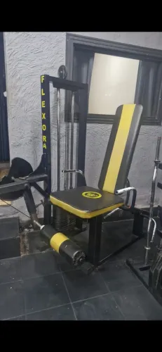 Mesa flexora e extensora