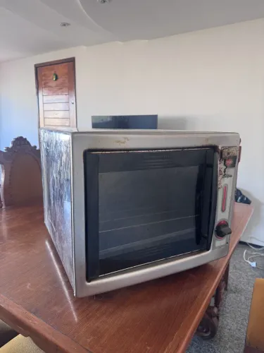 forno a gás Layr Gold Inox de bancada (46 litros)