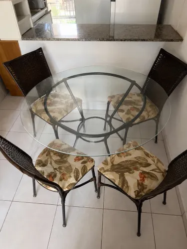 Mesa de Jantar de vidro - Redonda com 6 Cadeiras