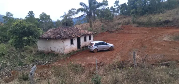 Vende-Se - Terreno em Bom jardim , senhora do Carmo ,MG 9 hectares
