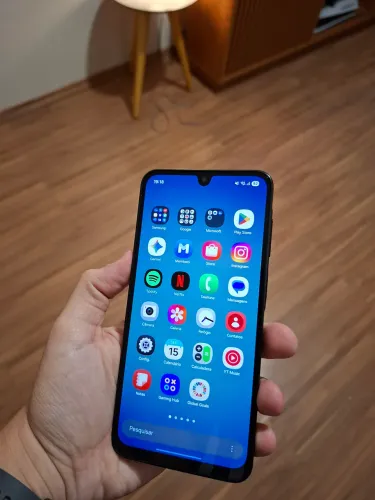 Samsung A17 tela 6.7" 4GB RAM 128GB 4G - preto 