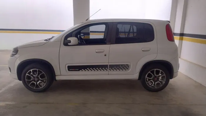 Fiat Uno Sporting 1.4 EVO Fire Flex 8V 4P 2013