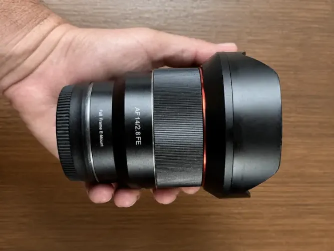 Rokinon/Samyang AF 14mm f/2.8 FE para Sony E-Mount