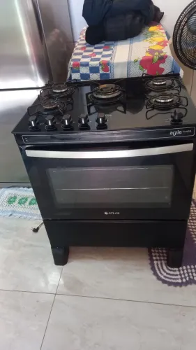 Vende-se fogão 5bocas AUTOMÁTICO mesa de vidro..