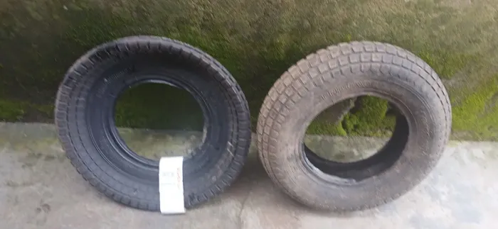 Par de pneus para carro de mão
