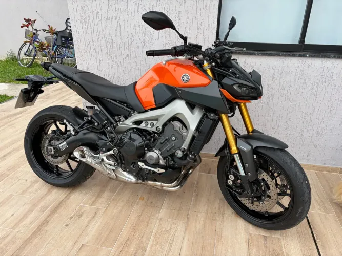 Yamaha MT-09 ABS 2015 - Laranja - 50.000 km