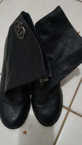 Bota couro 37