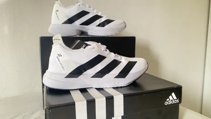 Tênis Adidas