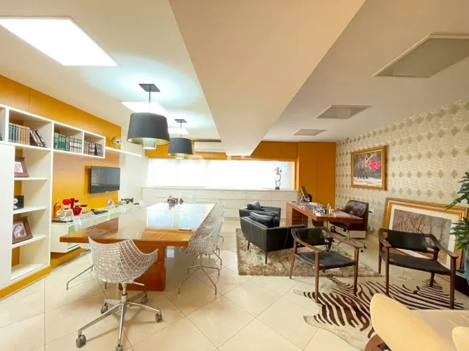 Sala Comercial à Venda no Centro de Uberlândia com 62 m²