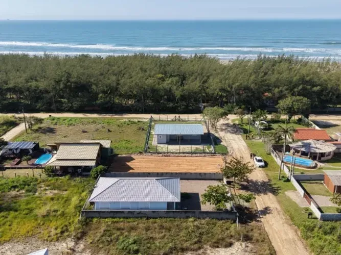 Terreno de 390 m² a poucos metros do mar - Praia do Sol, Laguna