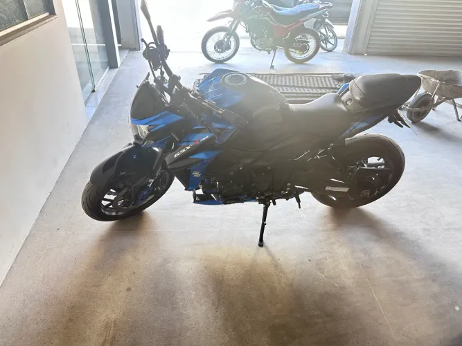 Vende-se GSX-S 750