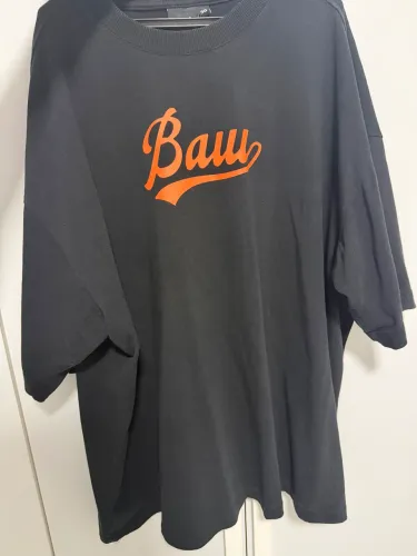 Blusa baw oversized preta com escrita laranja, nova, tamanho 3G