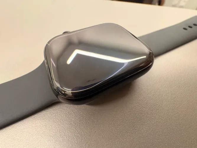 Apple Watch 11 - GPS + Celular (6 meses de uso)