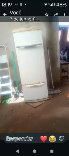 Vendo uma geladeira fros Free toda boa tudo funcionando