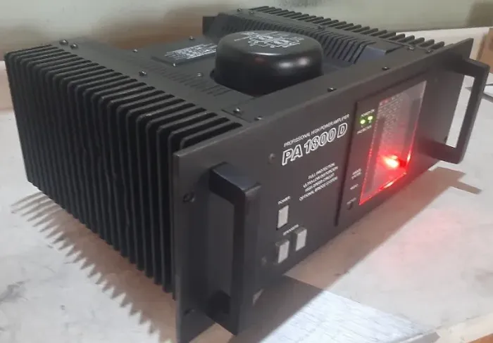 amplificador cygnus pa 1800 D