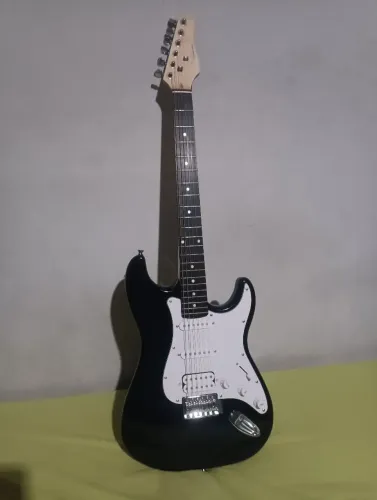 Guitarra Giannini G101 Elétrica Stratocaster Hss Preto