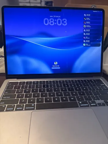 MacBook m4