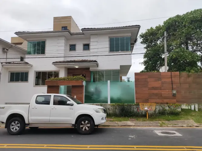 Casa 3 quartos sendo 1 suíte, 2 vagas, Cancela Preta - Macaé - RJ