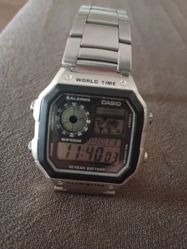Relógio Casio world time prata