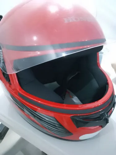 Capacete Honda Vermelho: 140R$