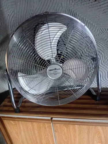 Circulador ar Britânia semi novo  127 w