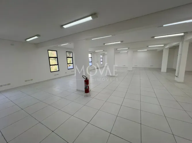 Prédio Comercial para Locação com 1.060 m², Elevador - 20 Vagas de Estacionamento