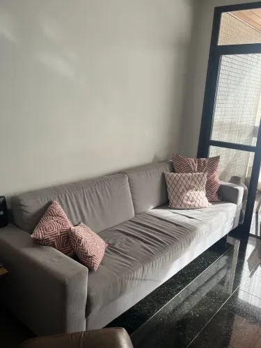 Sofá em Tecido Cinza