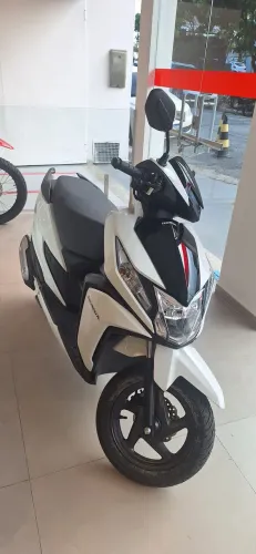 Honda elite 125 cc 2026 com 200 km rodados