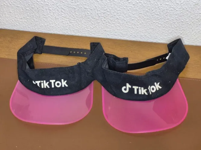 2 viseiras Tiktok