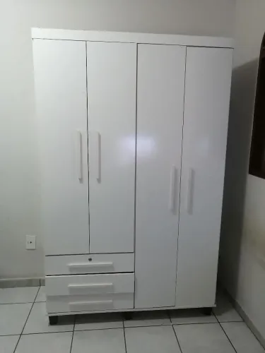 Guarda roupa de solteiro