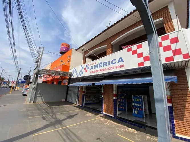 Venda de Casas / Comercial na cidade de Araraquara