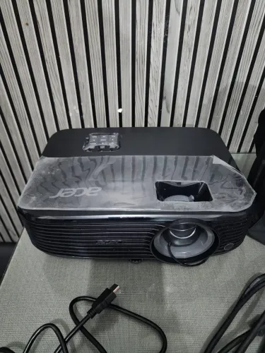 Projetor Acer 1600 lumins