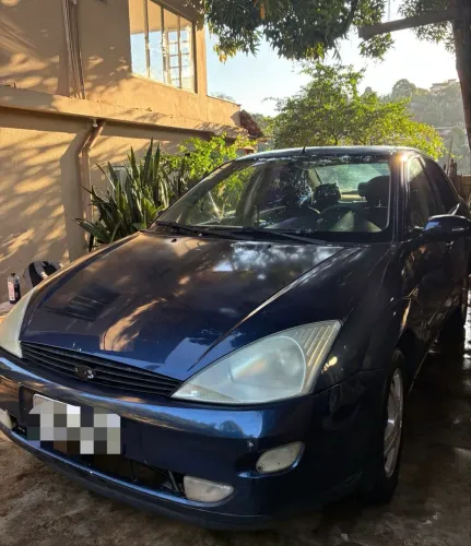 Ford Focus Ghia Sed. 2.0 16v/ 2.0 16V Flex 4P 2001