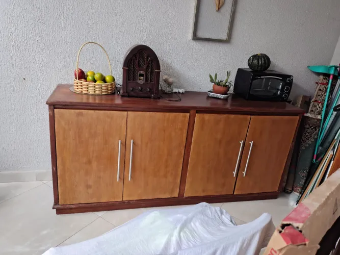 Bufê / Aparador em Madeira - Robusto, Elegante e Funcional