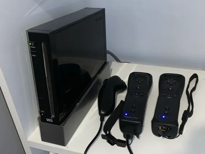 Nintendo Wii + 8 JOGOS ORIGINAIS