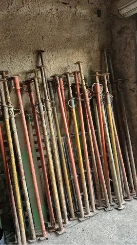 10 escoras metálicas