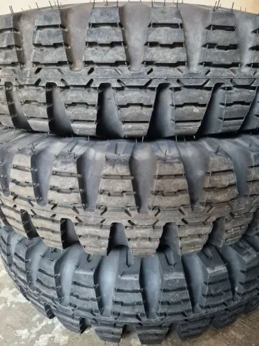 Pneu Pirelli Candango 750x16 Militar Jeep Willys Engesa Toyota Bandeirante JPX Land Rover