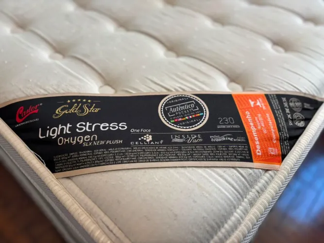 Colchão e Box Queen Castor - Light Stress. Bem conservado