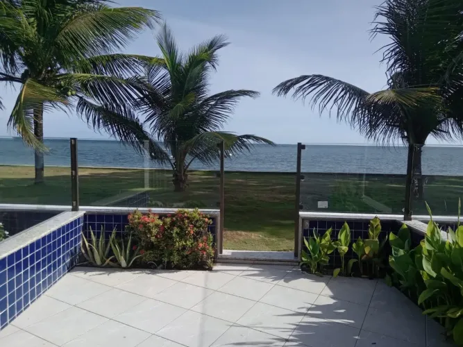 Village frente mar no Arauá