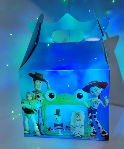 Caixinhas Burger King Toy Story 5 colecionáveis.