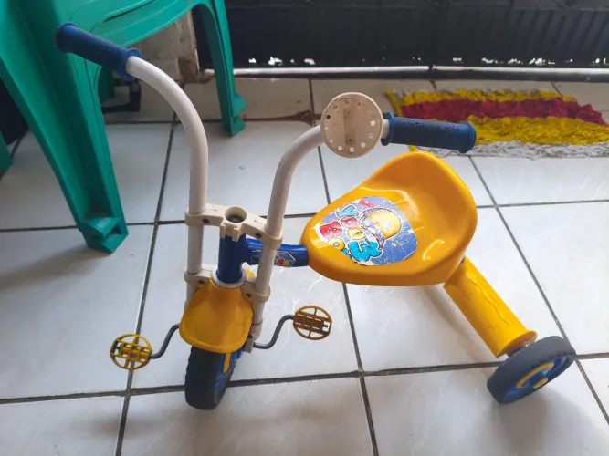 Velocípede triciclo e patinete!!!