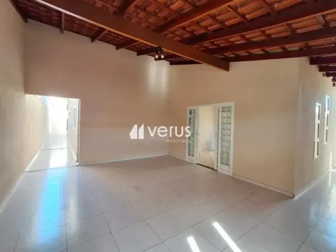 Casa para aluguel, 3 quartos, 1 suíte, 2 vagas, JARDIM EUROPA - Uberlândia/MG