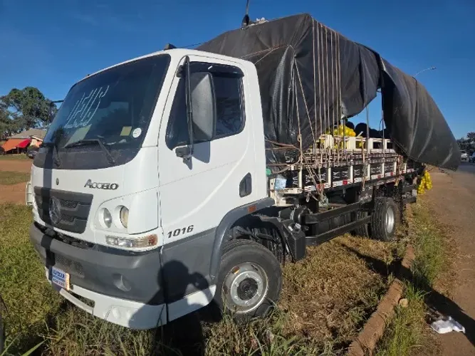 Mb 1016/17/18 carroceria de madeira ou chassis