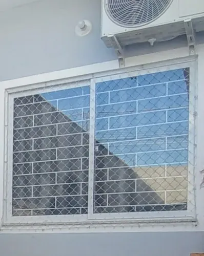 Vendo Tela de proteção para janelas/ gatos 