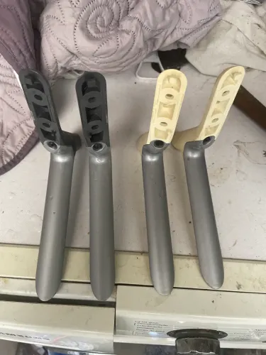 Pés da tv LG 60$ o par