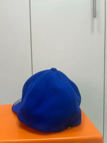 Boné quiksilver azul usado poucas vezes 