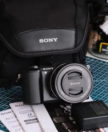 CÂMERA FOTOGRÁFICA SONY ALPHA A5000 