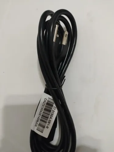 Cabos  HDMI , VGA, força, rede, tipo C.