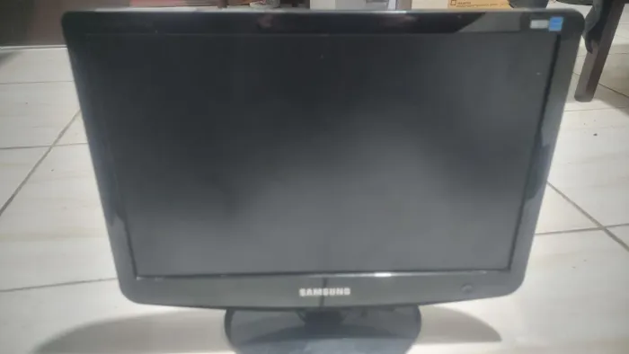 TORANDO MONITOR SAMSUNG LS17